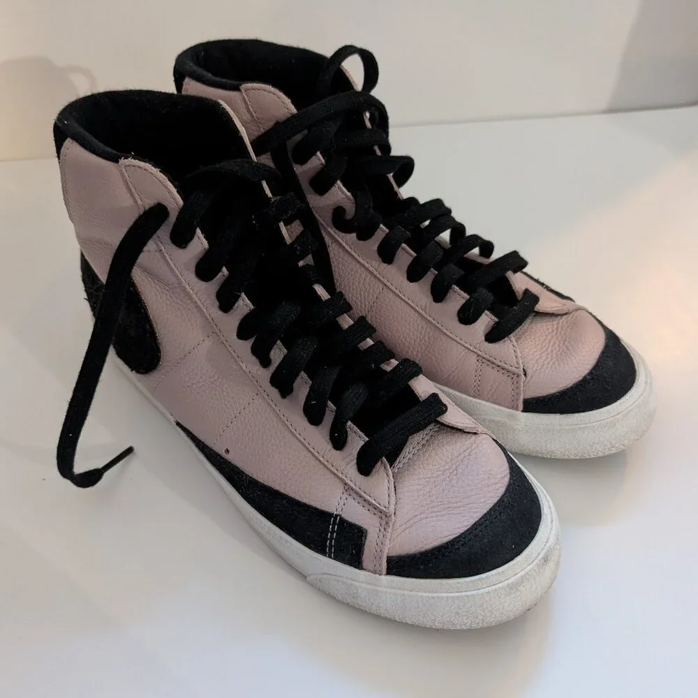 Nike Women's High-Top Sneakers Pink and Black